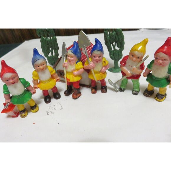 Vintage Cake Toppers SNOW WHITE & DWARFS plus House & Trees - Picture 4 of 5